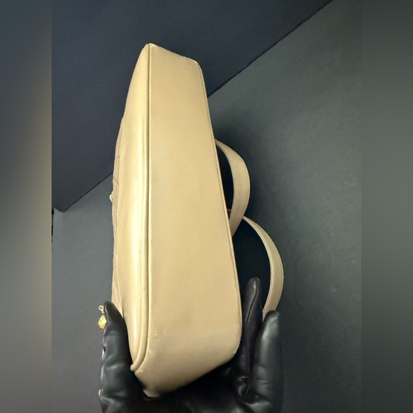 Chanel Metellase Chain Shoulder Bag - Picture 6 of 16